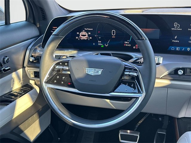 Used 2026 Cadillac Vistiq Luxury image 5