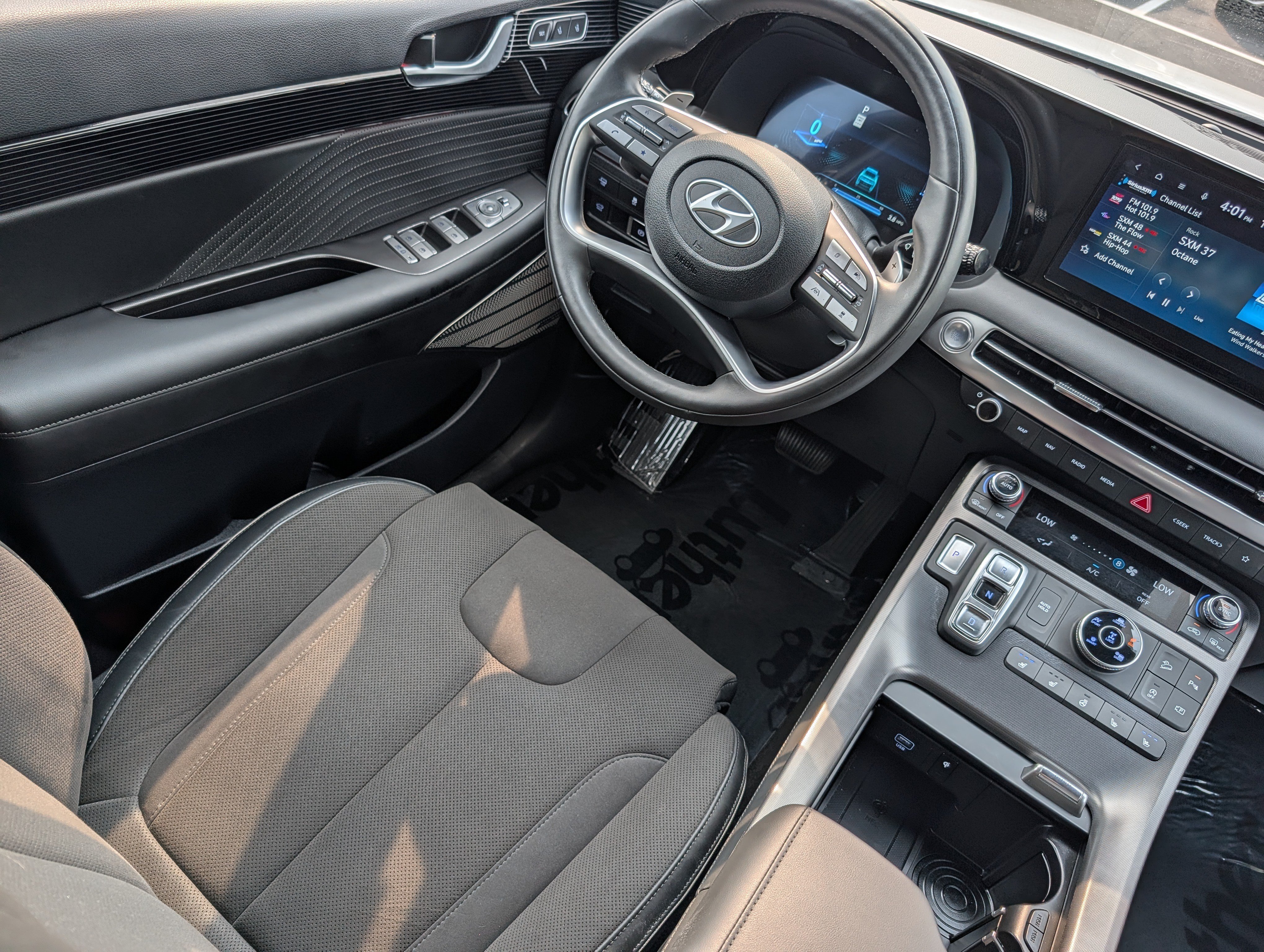 Used 2025 Hyundai Palisade Calligraphy AWD/4WD image 9