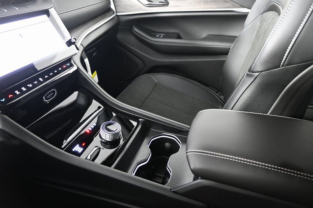 New 2026 Jeep Grand Cherokee Laredo image 31