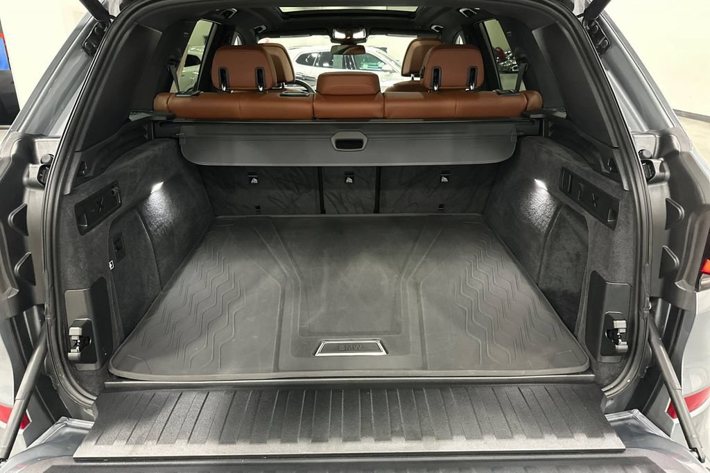 Certified 2024 BMW X5 xDrive40i w/ M Sport Package AWD/4WD image 17