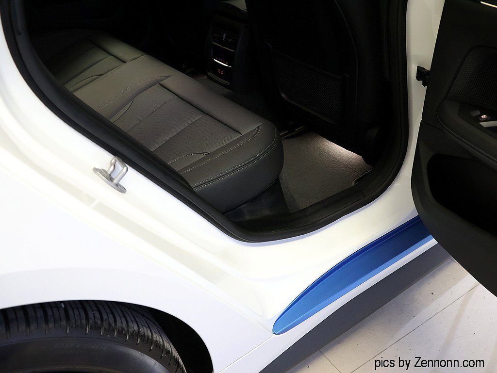 Certified 2023 BMW i4 eDrive35 w/ Premium Package image 33