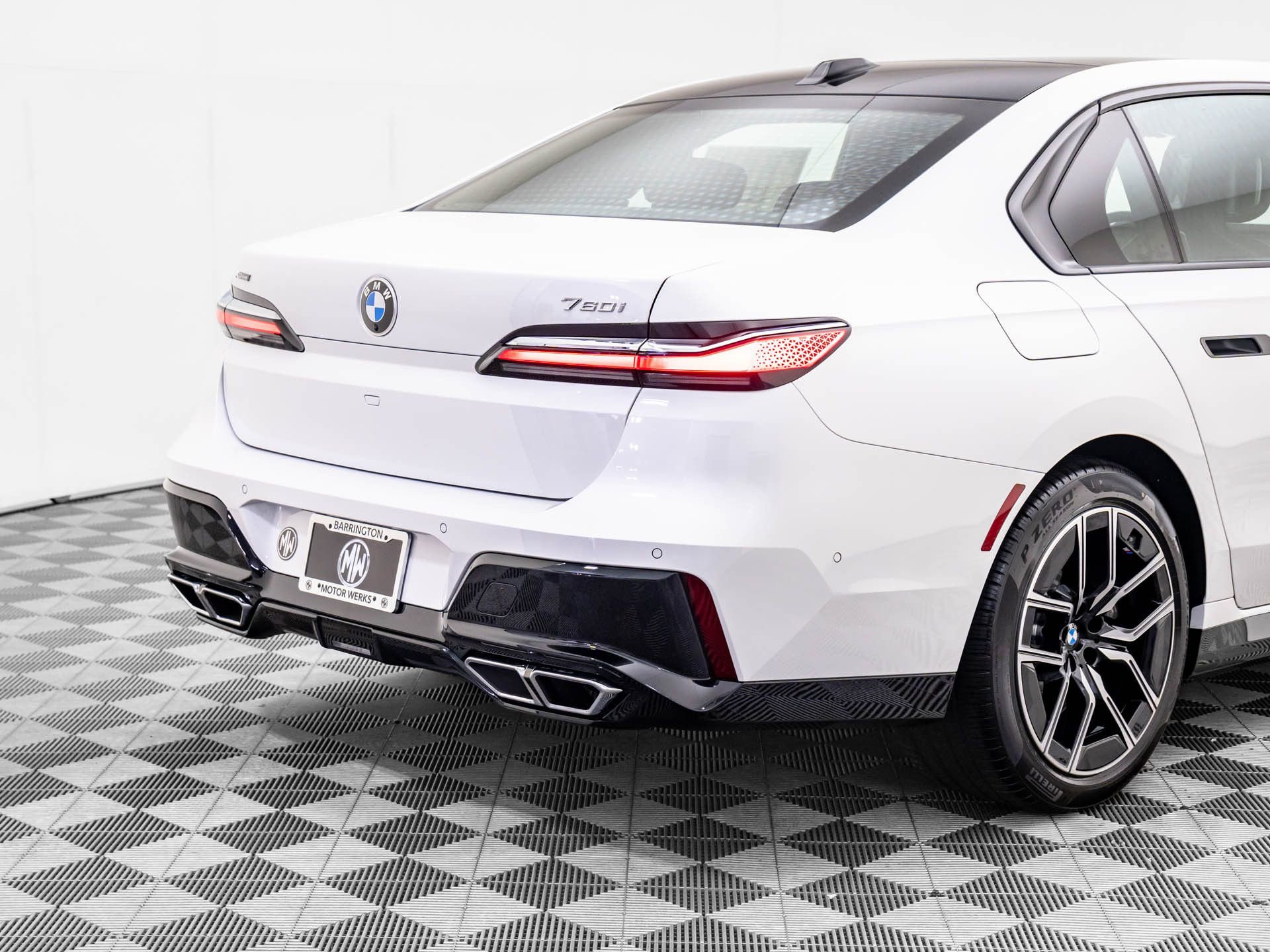 Used 2025 BMW 760i xDrive image 40