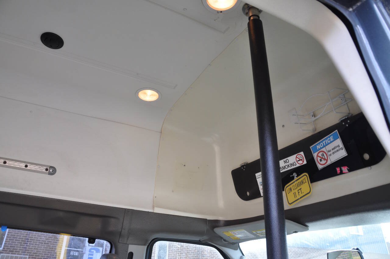 Used 2014 Ford E-350 and Econoline 350 Extended Super Duty w/ Power Group RWD image 24