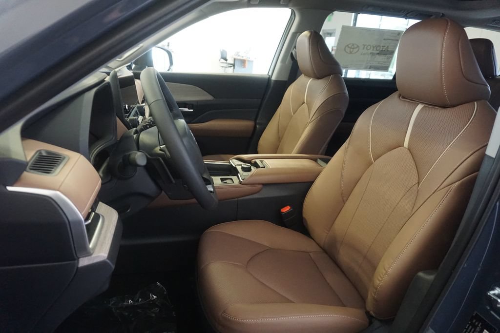 New 2026 Toyota Grand Highlander AWD image 24