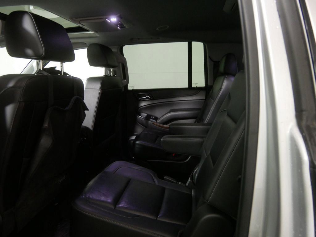 Used 2020 Chevrolet Suburban LT image 21