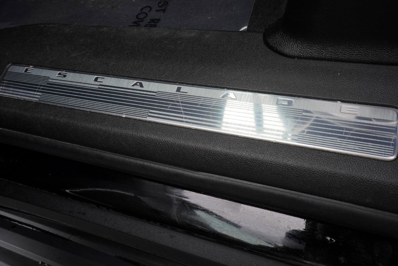 Used 2022 Cadillac Escalade Luxury image 18