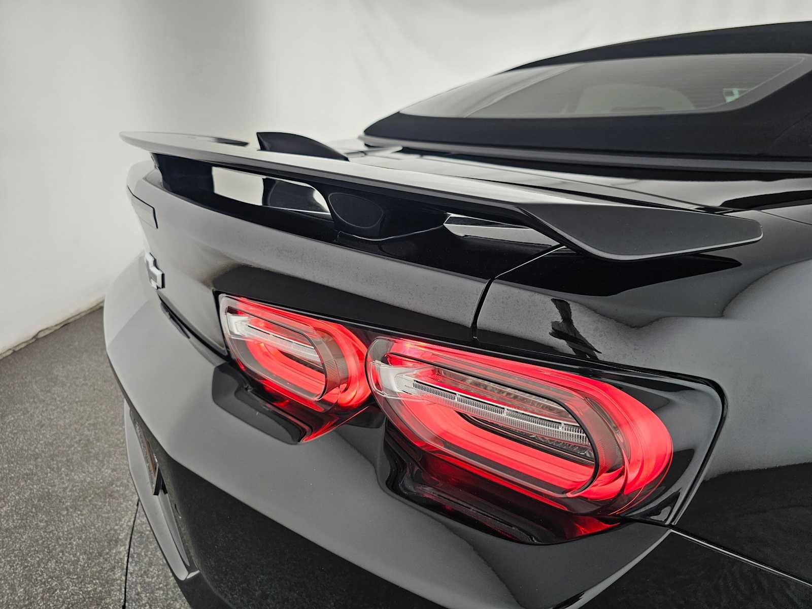 Used 2022 Chevrolet Camaro SS RWD image 13