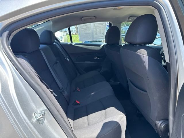 Used 2016 Chevrolet Cruze LT FWD image 12