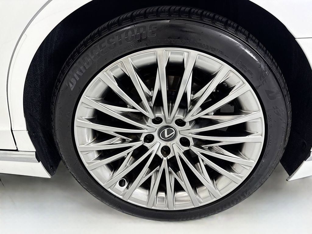 Used 2024 Lexus LS 500 w/ Interior Upgrade Package image 29