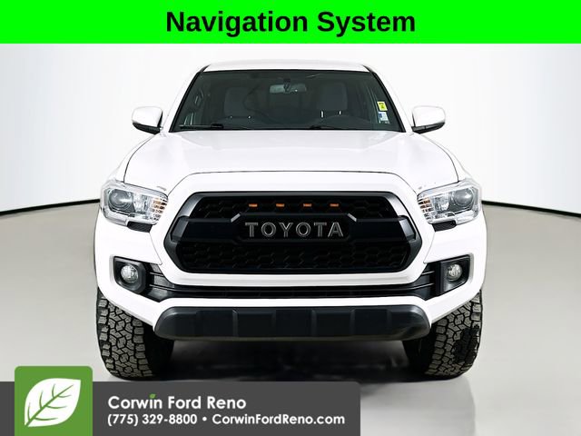 Used 2017 Toyota Tacoma TRD Off-Road image 2
