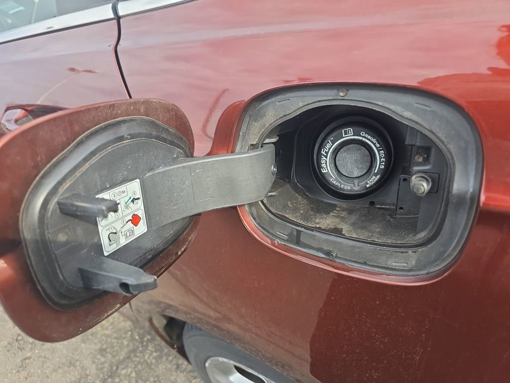 Used 2015 Ford Fusion SE w/ Equipment Group 201A image 14