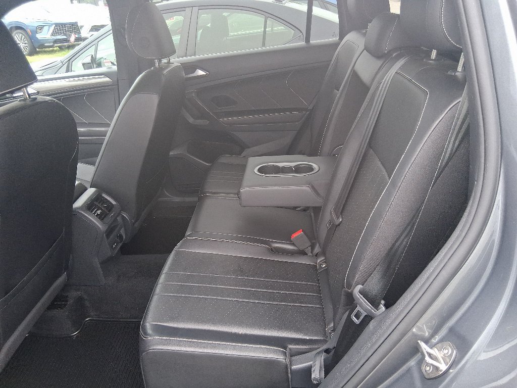 Used 2024 Volkswagen Tiguan SE R-Line AWD/4WD image 19