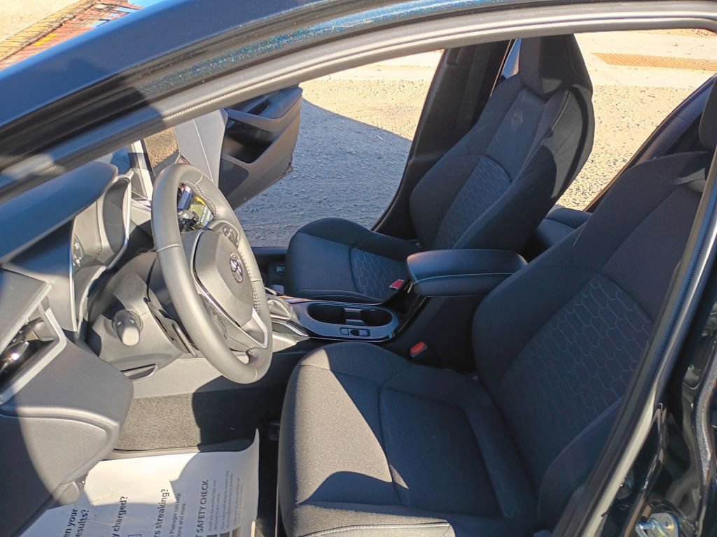 Used 2025 Toyota Corolla SE image 10