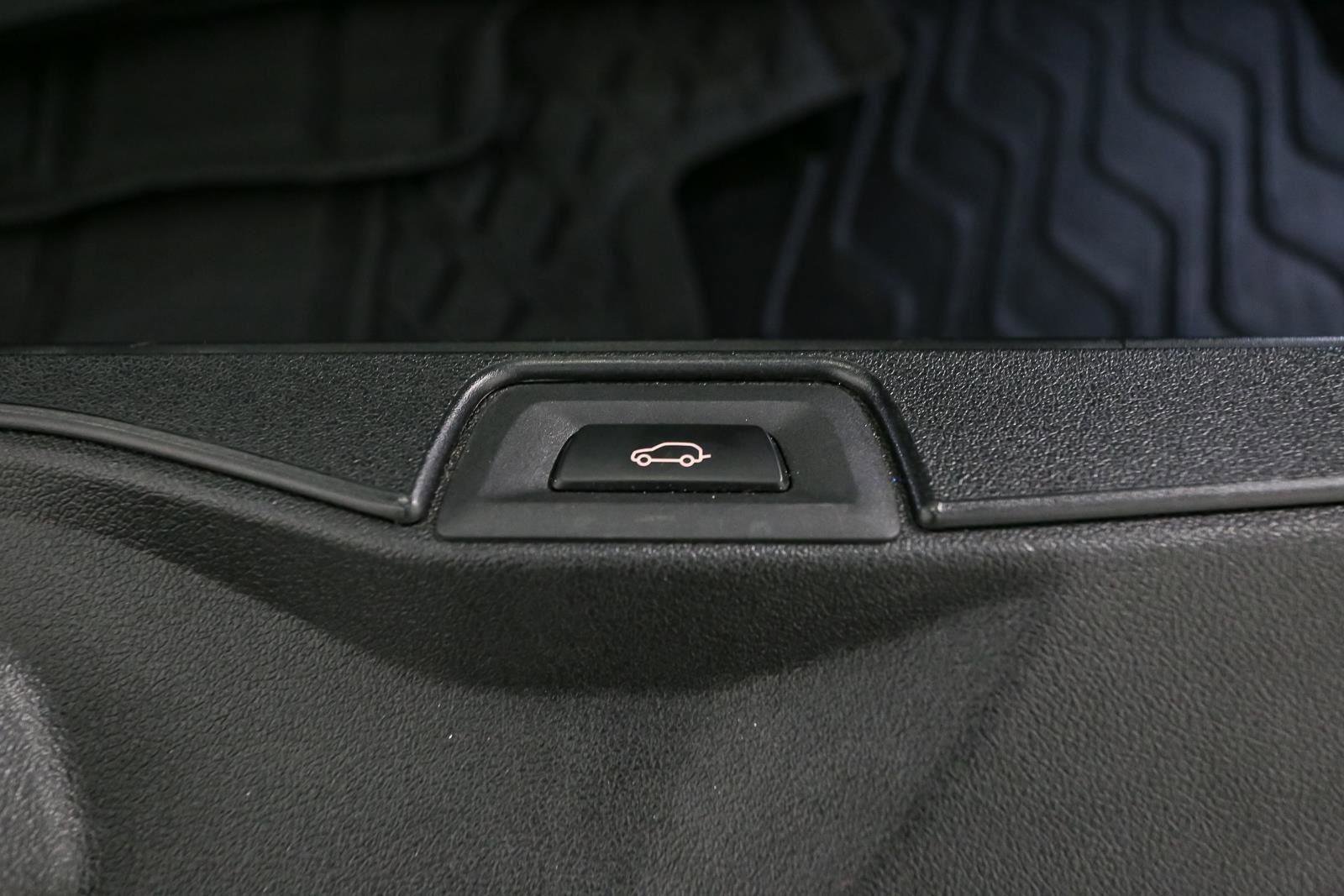 Used 2021 BMW X5 xDrive40i w/ M Sport Package image 14