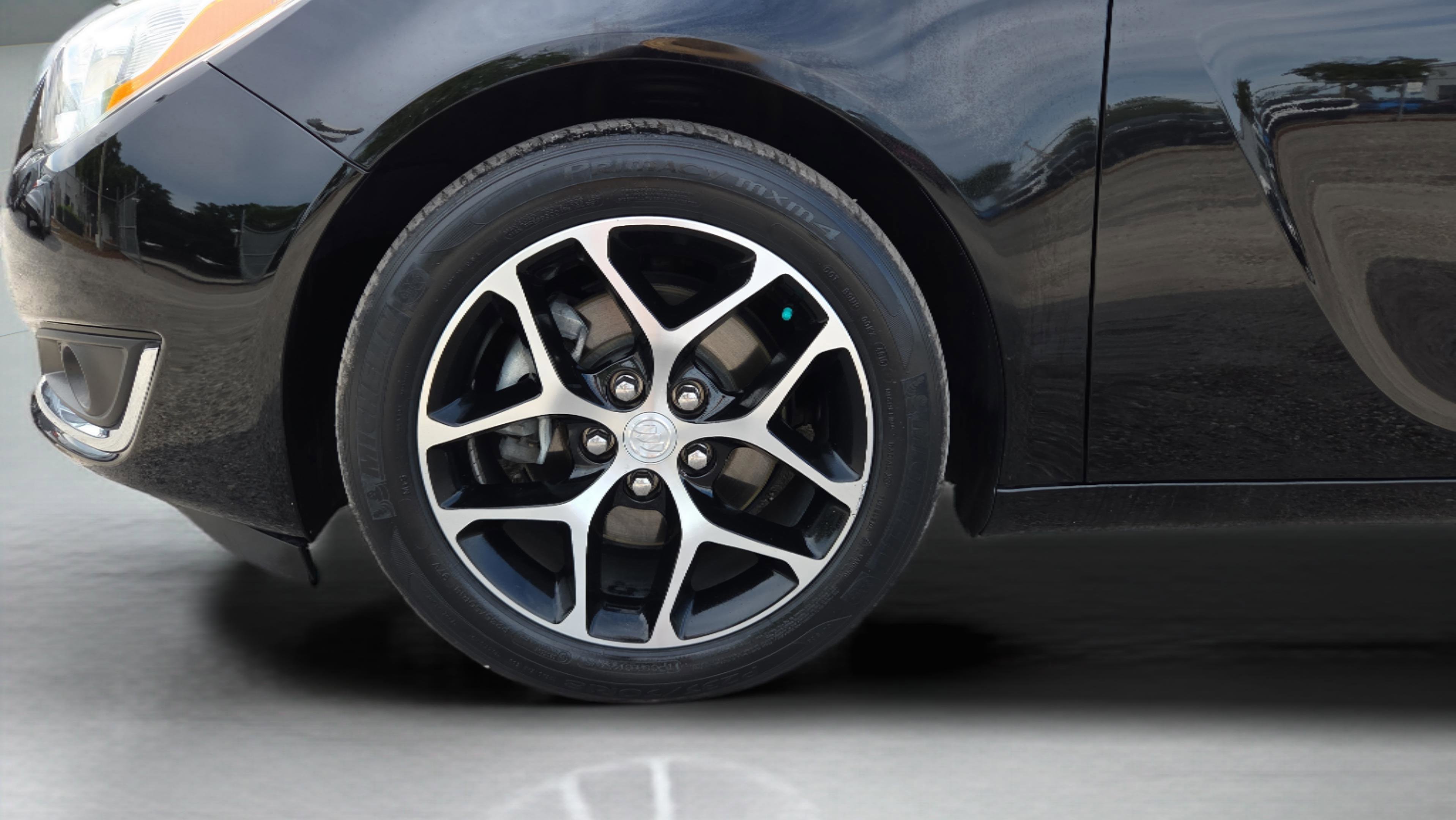 Used 2017 Buick Regal Sport Touring image 29