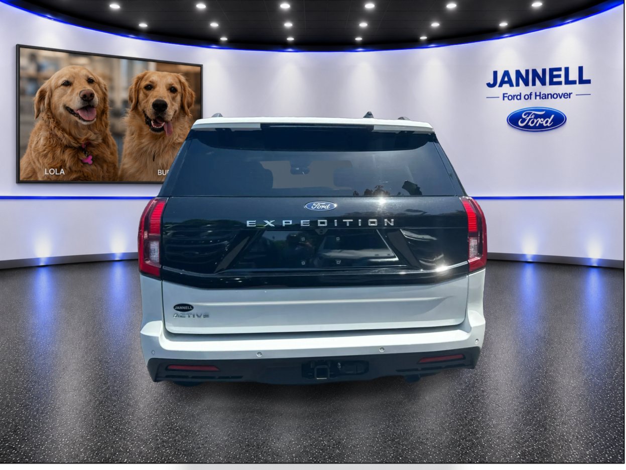 Used 2025 Ford Expedition Active AWD/4WD image 7