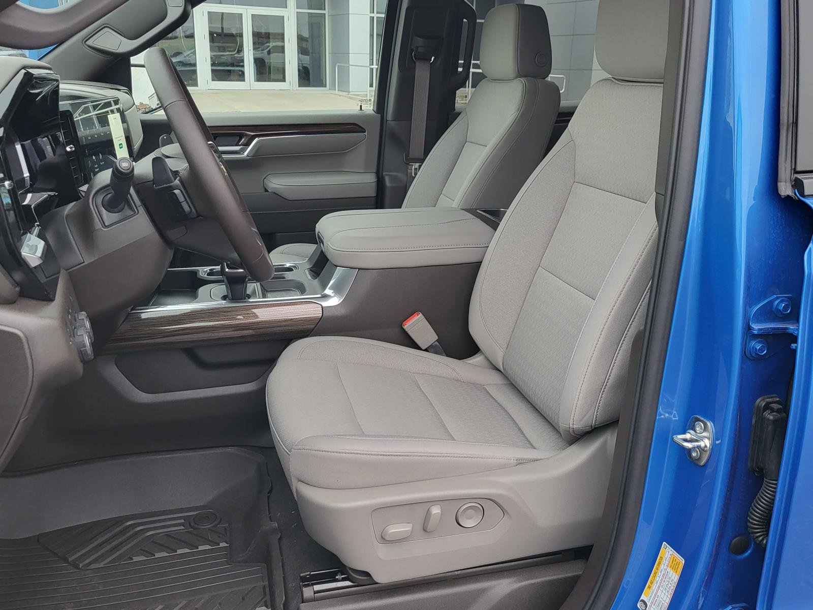 New 2026 Chevrolet Silverado 1500 LT w/ Z71 Off-Road Package image 14