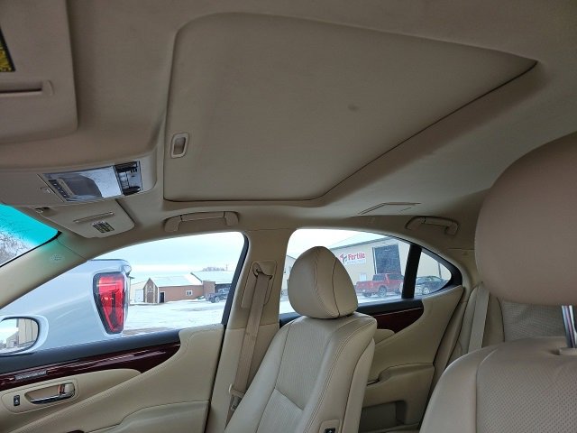 Used 2012 Lexus LS 460 AWD w/ Luxury Value Edition image 7