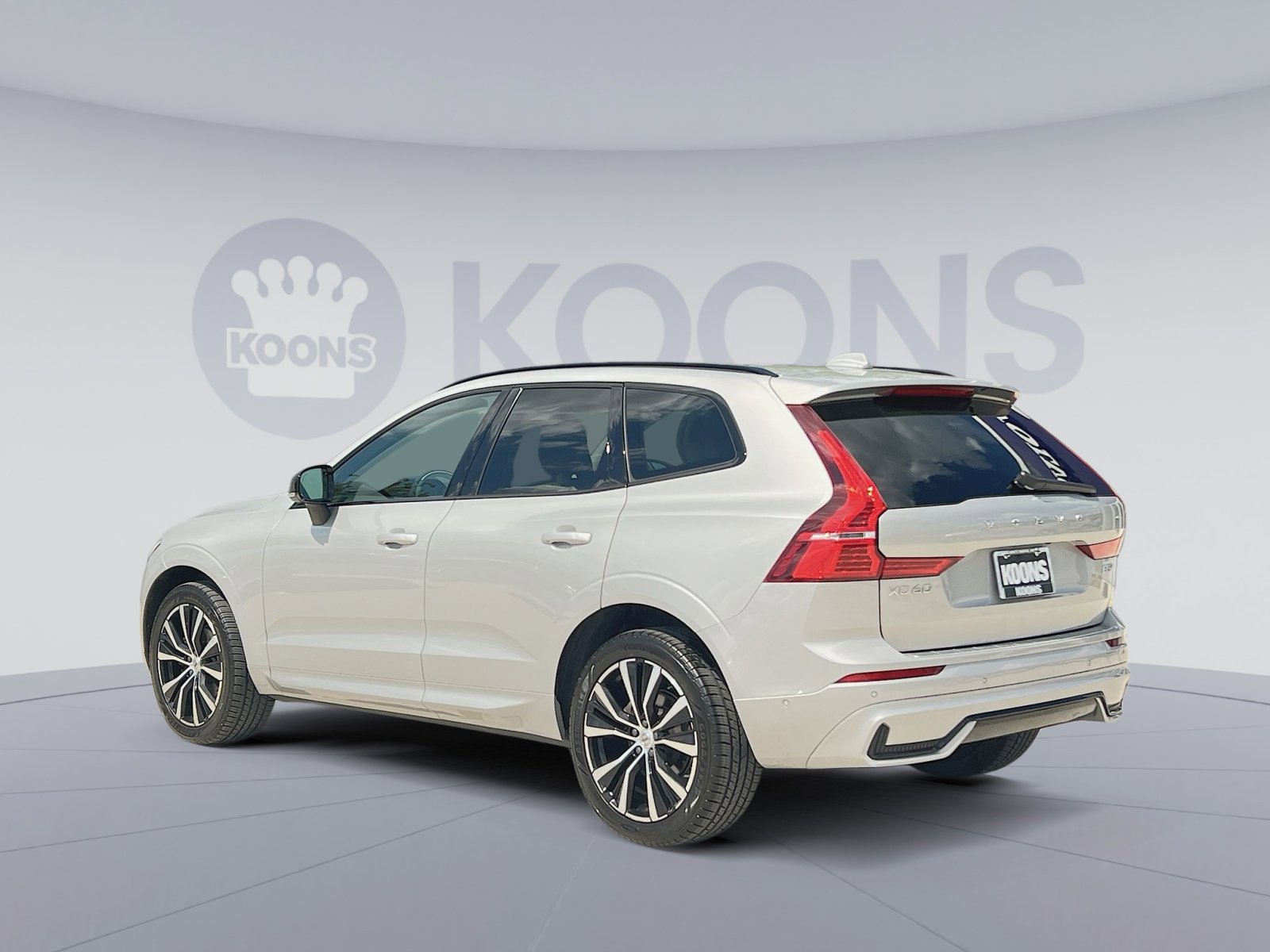 Certified 2023 Volvo XC60 B5 Plus w/ Protection Package Premier AWD/4WD image 14