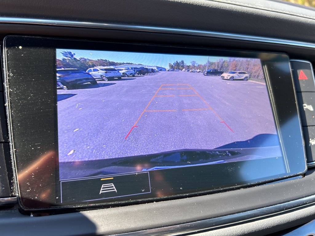 Used 2023 Buick Enclave Essence AWD/4WD image 33