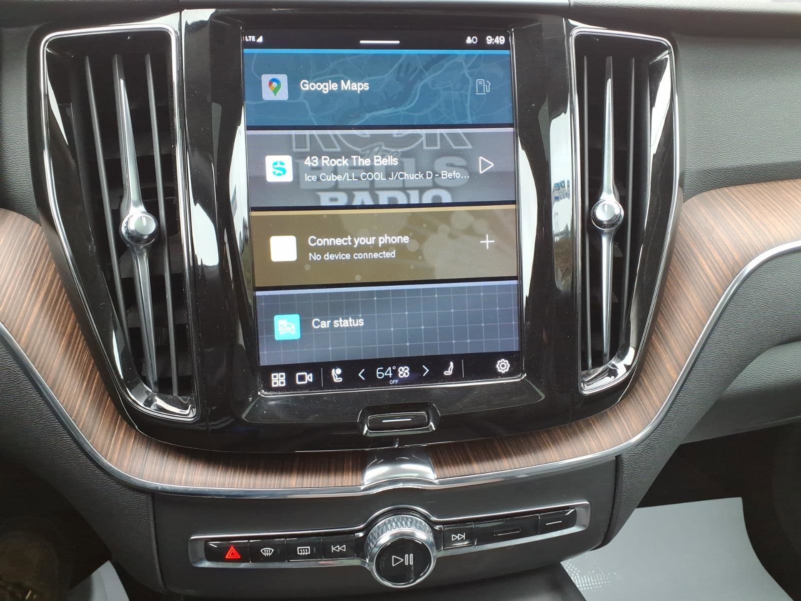 Used 2022 Volvo XC60 B5 Momentum w/ Advanced Package image 17