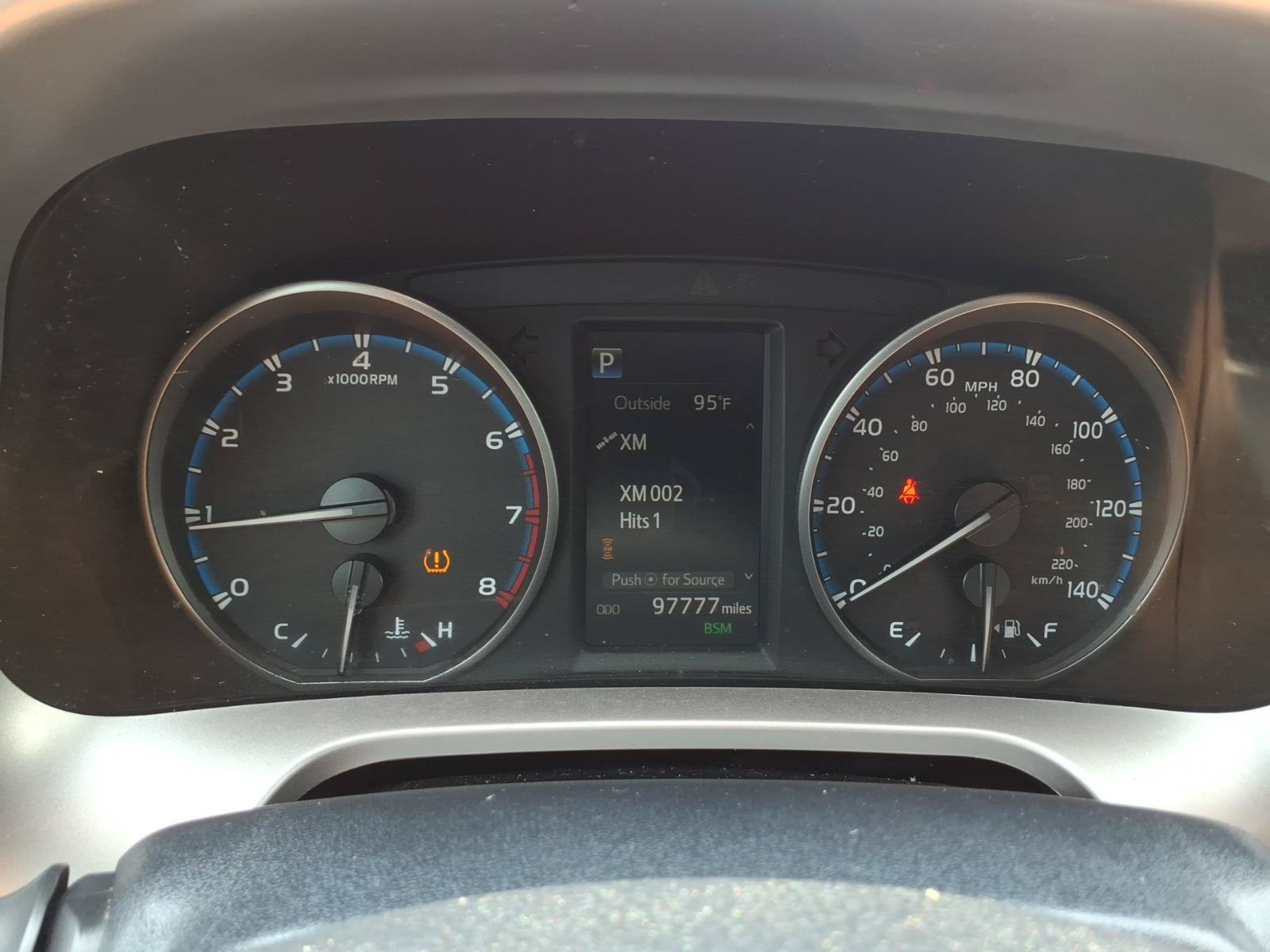 Used 2018 Toyota RAV4 XLE AWD/4WD image 11