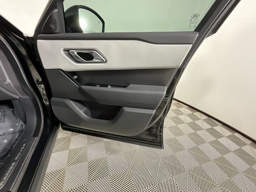 Used 2026 Land Rover Range Rover Velar S image 22