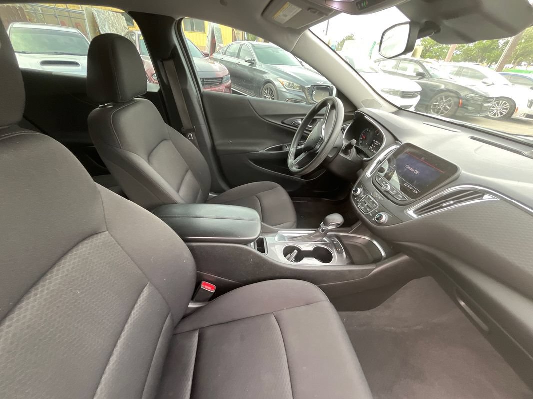 Used 2021 Chevrolet Malibu LT FWD image 10