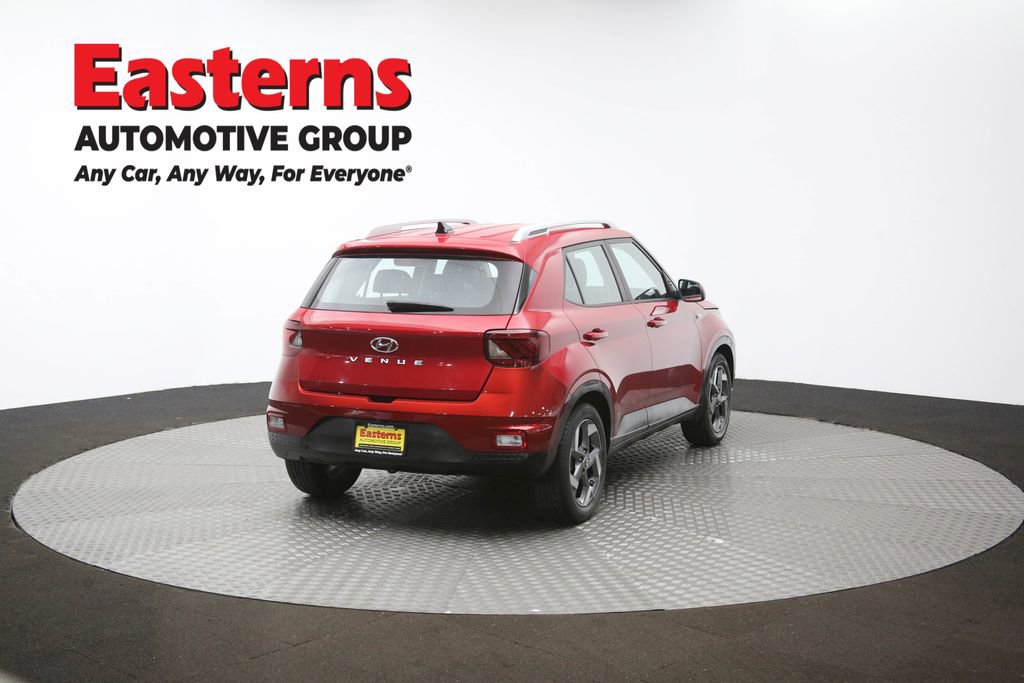 Used 2022 Hyundai Venue Limited image 39