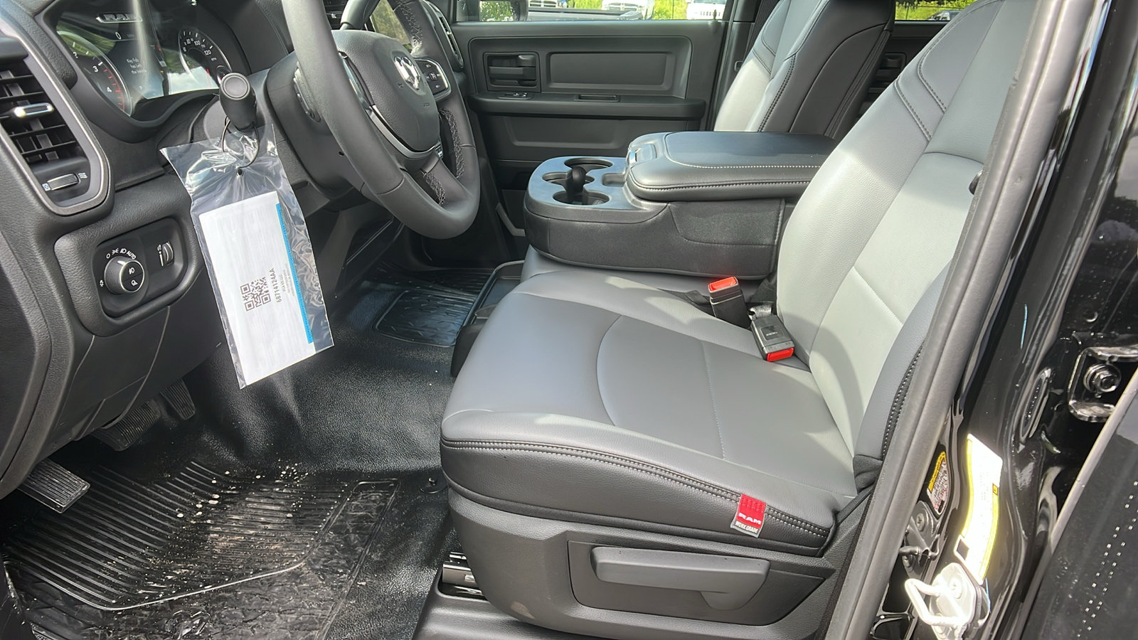 New 2025 RAM 5500 Tradesman w/ Safety Group AWD/4WD image 16