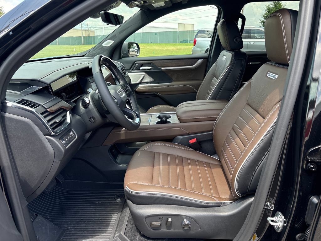 New 2026 GMC Acadia Denali Ultimate w/ LPO, Floor Liner Package AWD/4WD image 11