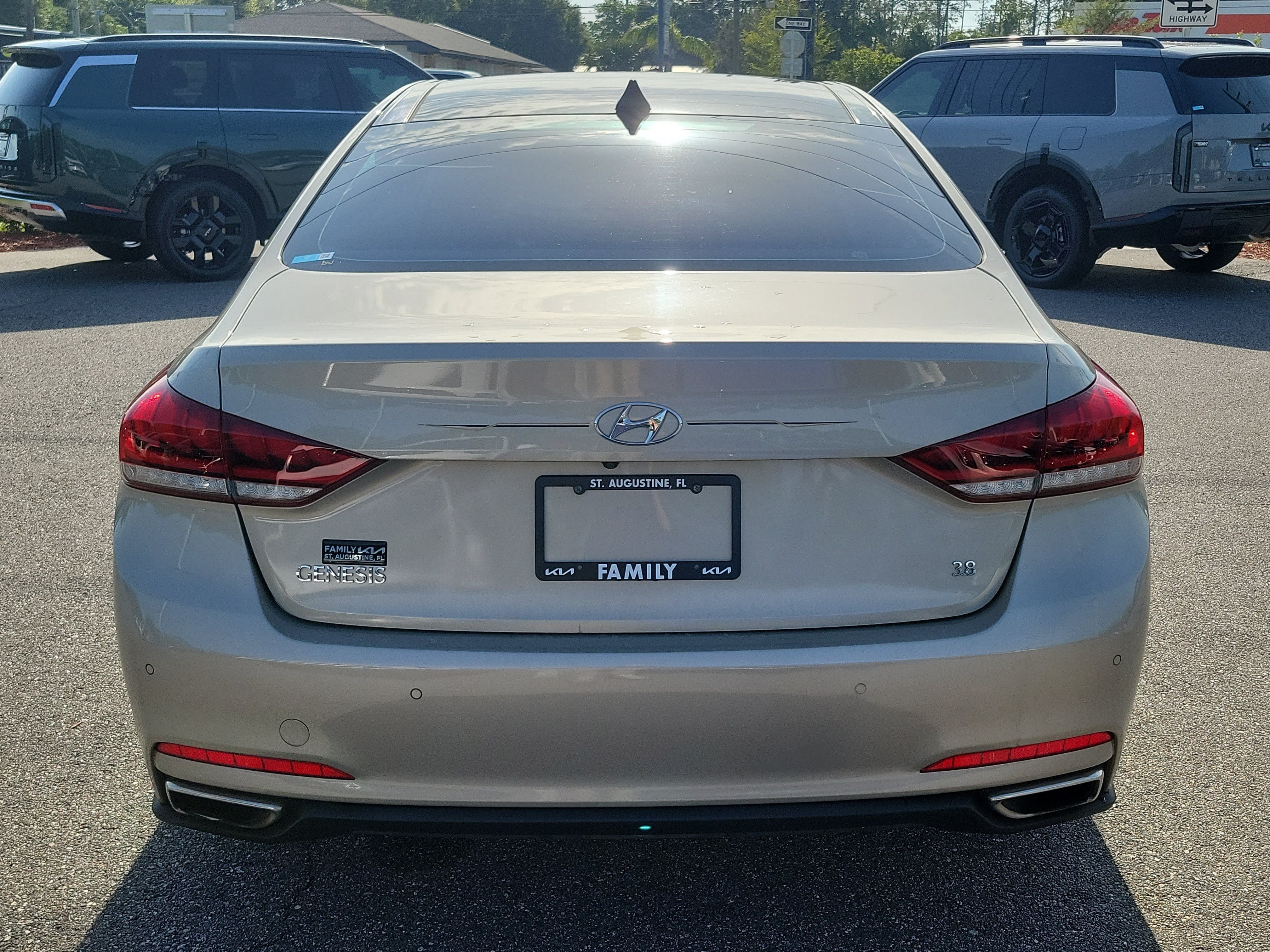 Used 2015 Hyundai Genesis 3.8 w/ Option Group 03 RWD image 5