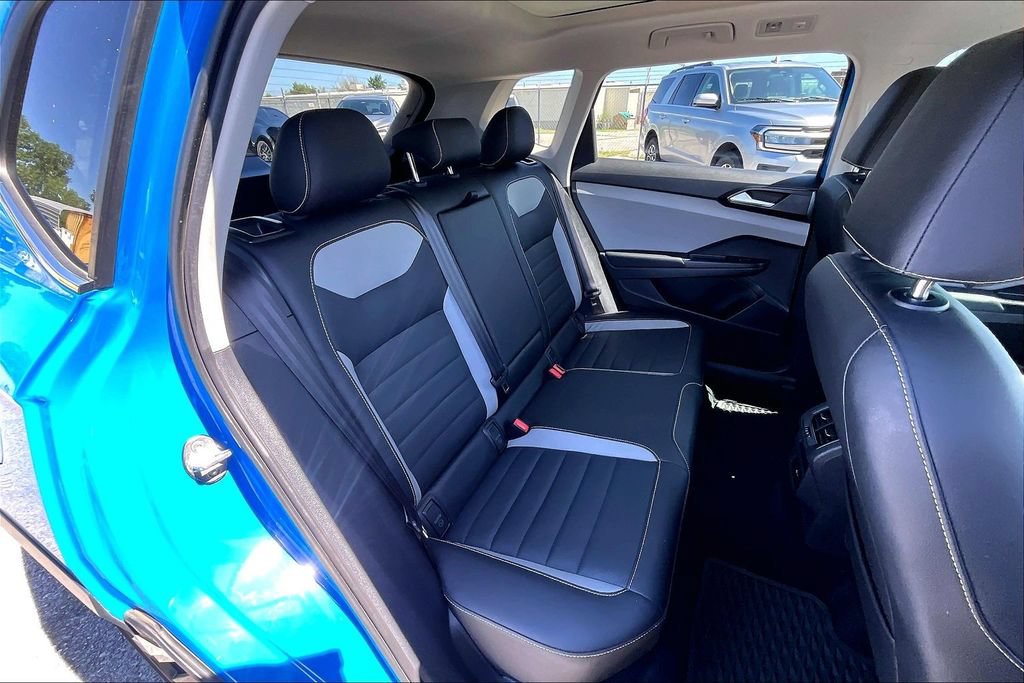 Used 2022 Volkswagen Taos SEL AWD/4WD image 36