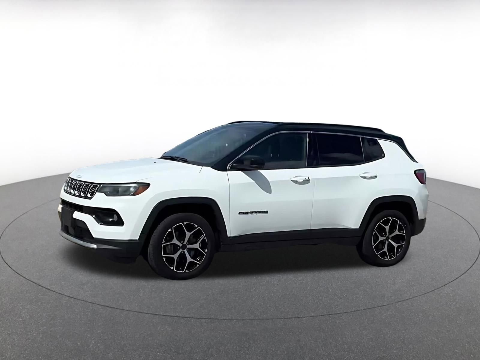 Used 2025 Jeep Compass Limited image 6