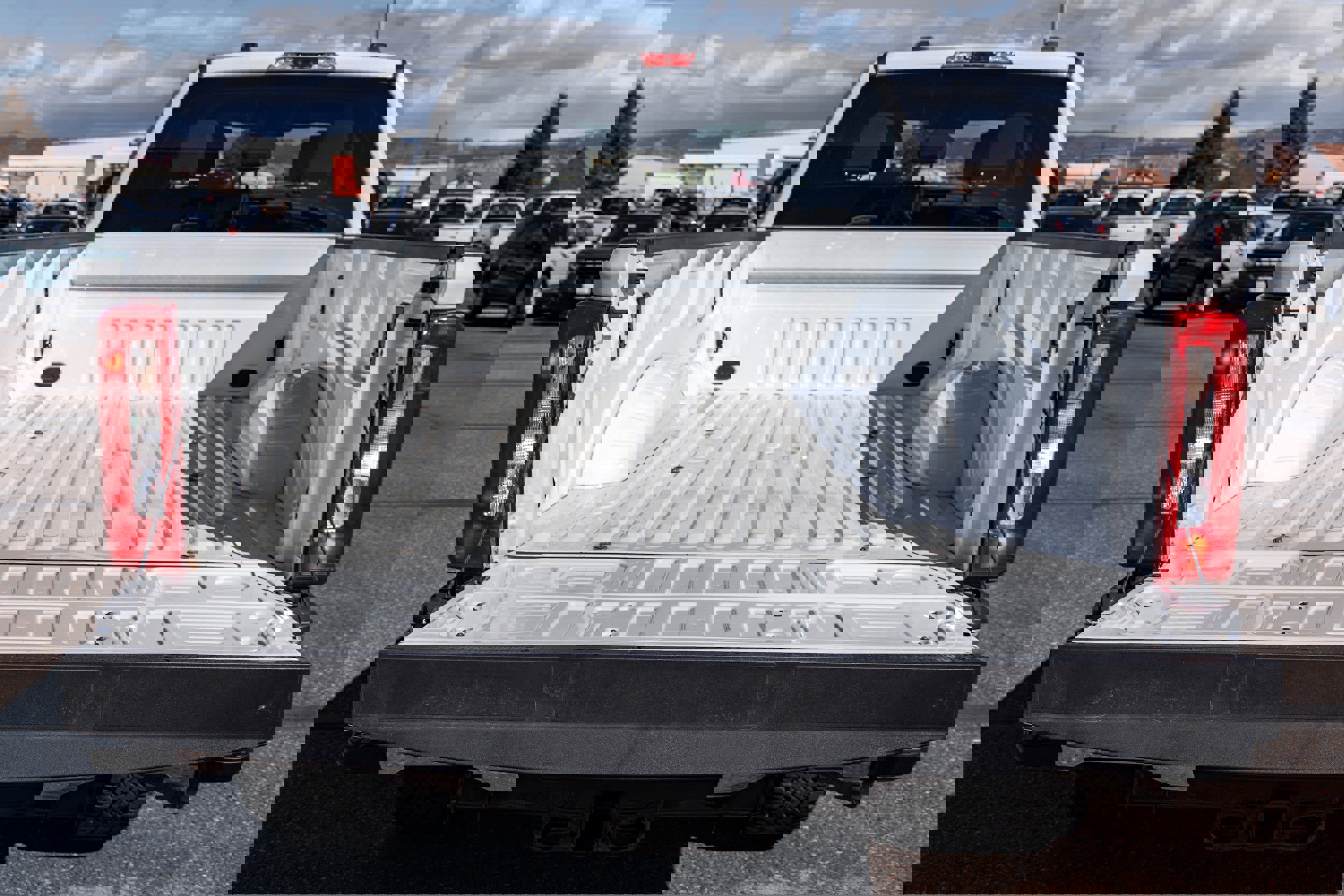 Used 2024 Ford F350 XLT w/ FX4 Off-Road Package image 7