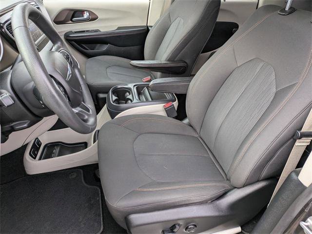 Certified 2018 Chrysler Pacifica Touring Plus image 11