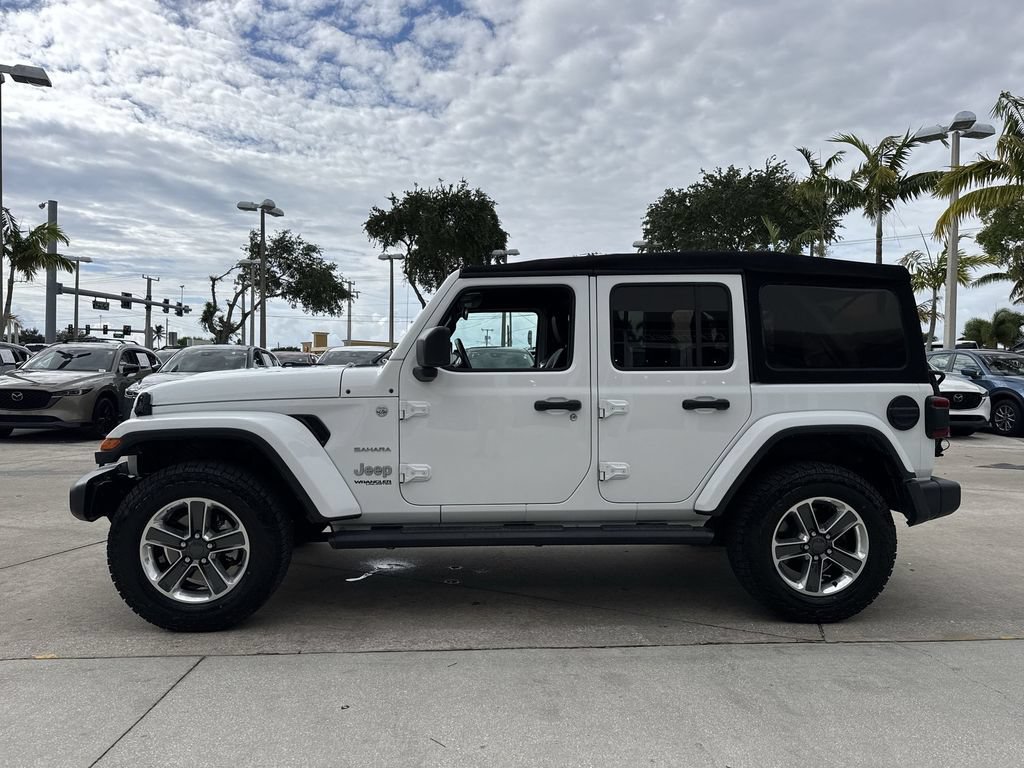Used 2019 Jeep Wrangler Unlimited Sahara w/ Dual Top Group AWD/4WD image 27