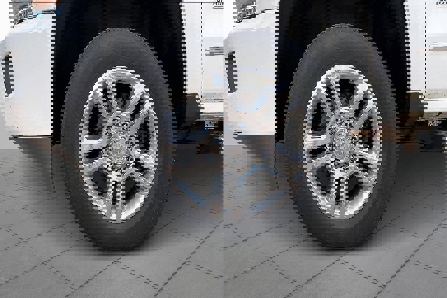 Used 2015 Chevrolet Silverado 2500 High Country w/ Duramax Plus Package AWD/4WD image 12