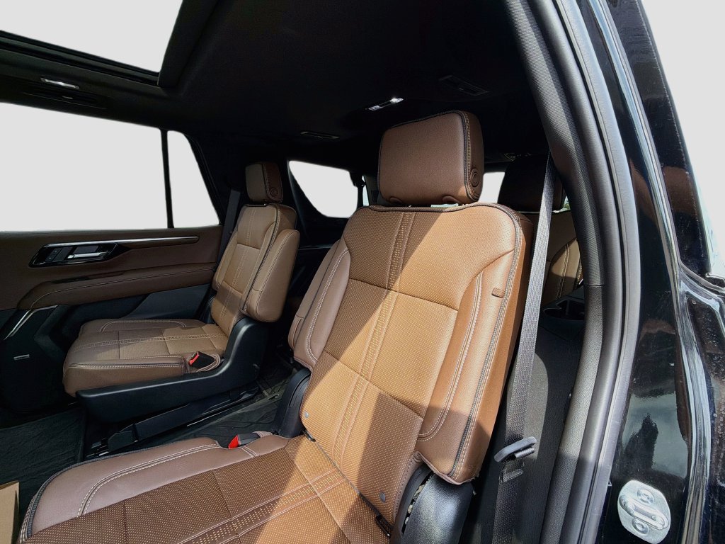 Used 2025 Chevrolet Tahoe High Country AWD/4WD image 28