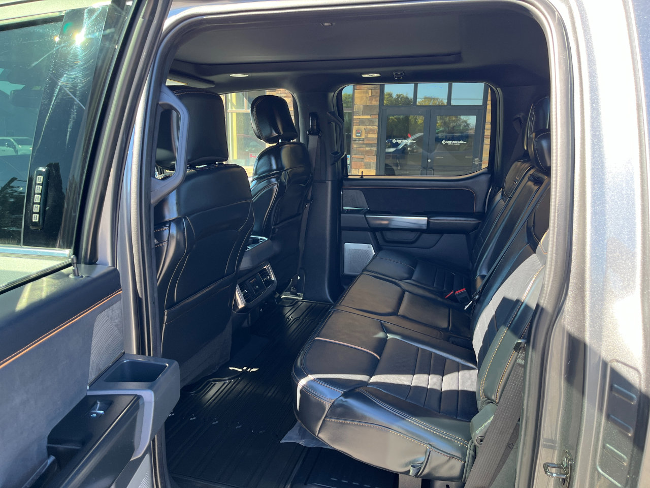 Used 2024 Ford F350 Platinum image 5