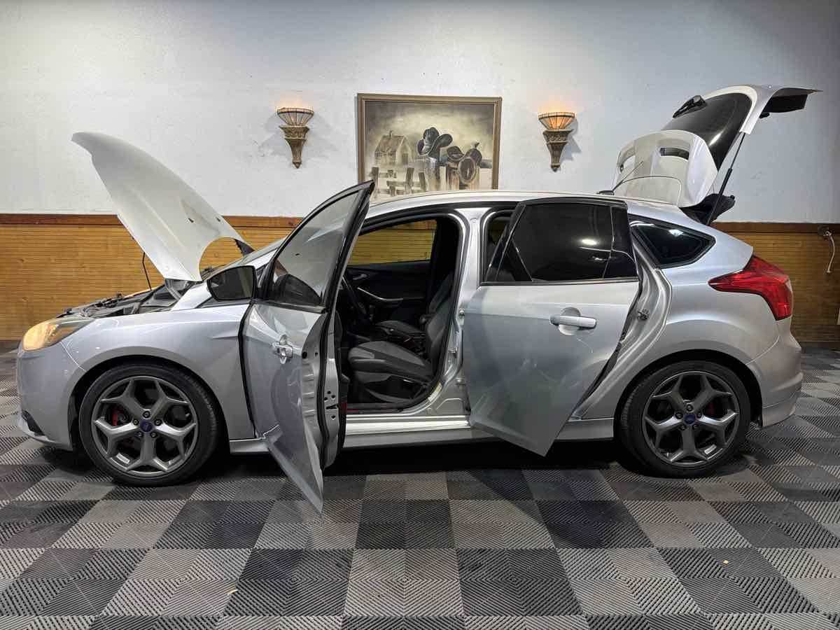 Used 2014 Ford Focus ST image 9
