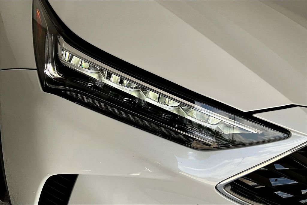 Certified 2026 Acura MDX w/ Technology Package FWD image 36