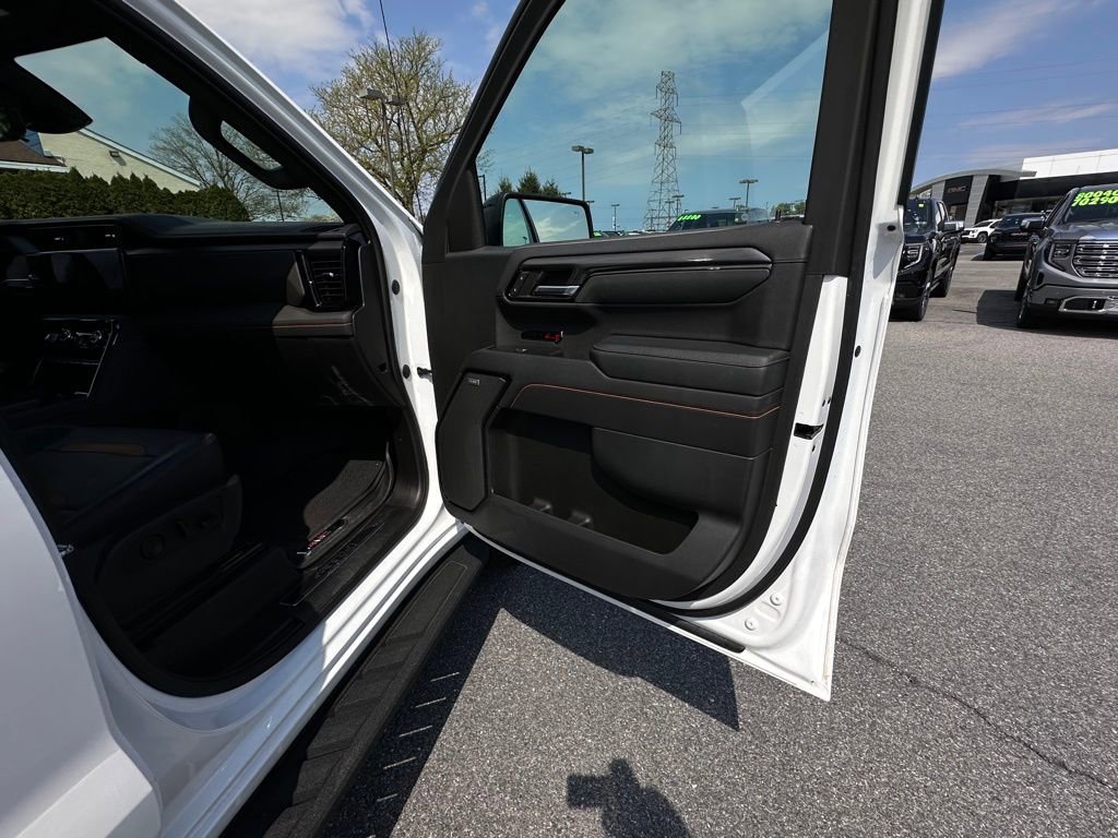 Used 2023 GMC Sierra 1500 AT4 w/ Technology Package AWD/4WD image 15