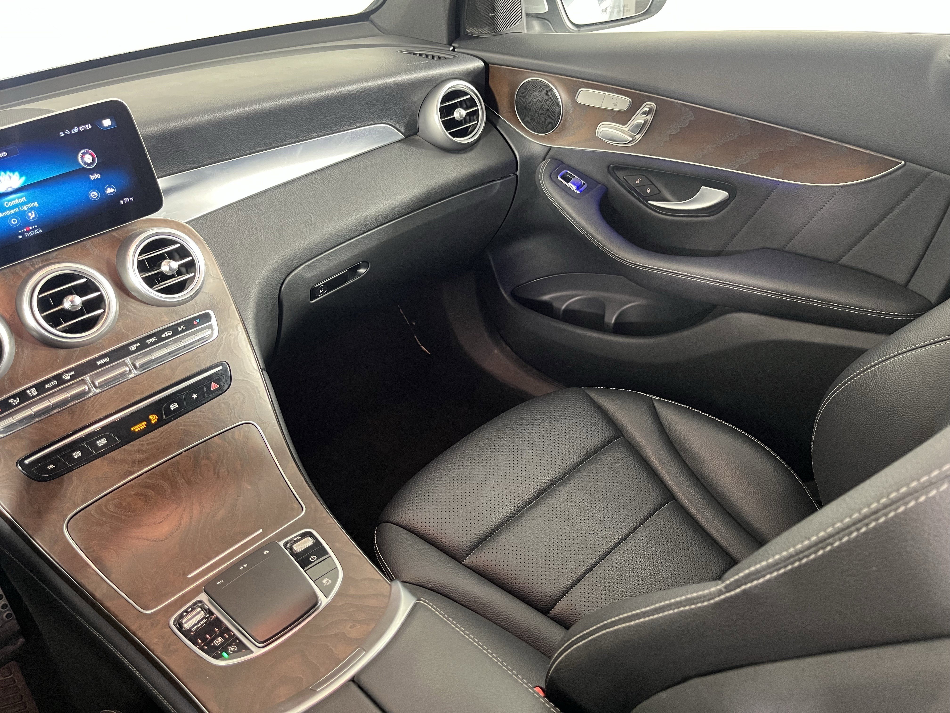 Used 2020 Mercedes-Benz GLC 300 4MATIC image 11