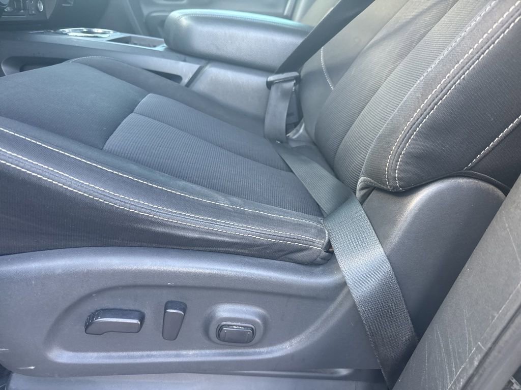 Used 2018 Nissan Titan SV w/ SV Convenience Package image 10