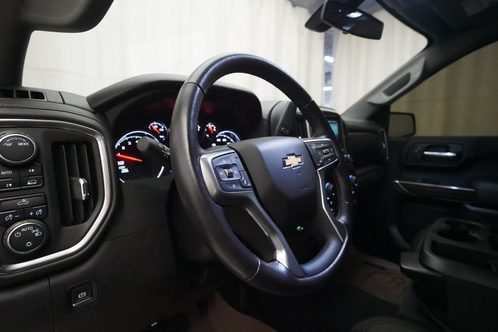 Used 2022 Chevrolet Silverado 1500 LT AWD/4WD image 8