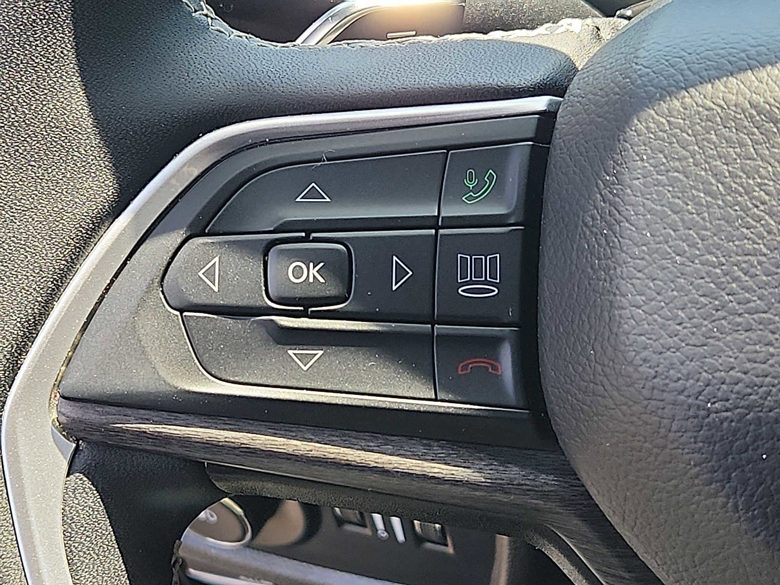 Used 2024 Jeep Grand Cherokee Limited 4xe image 21