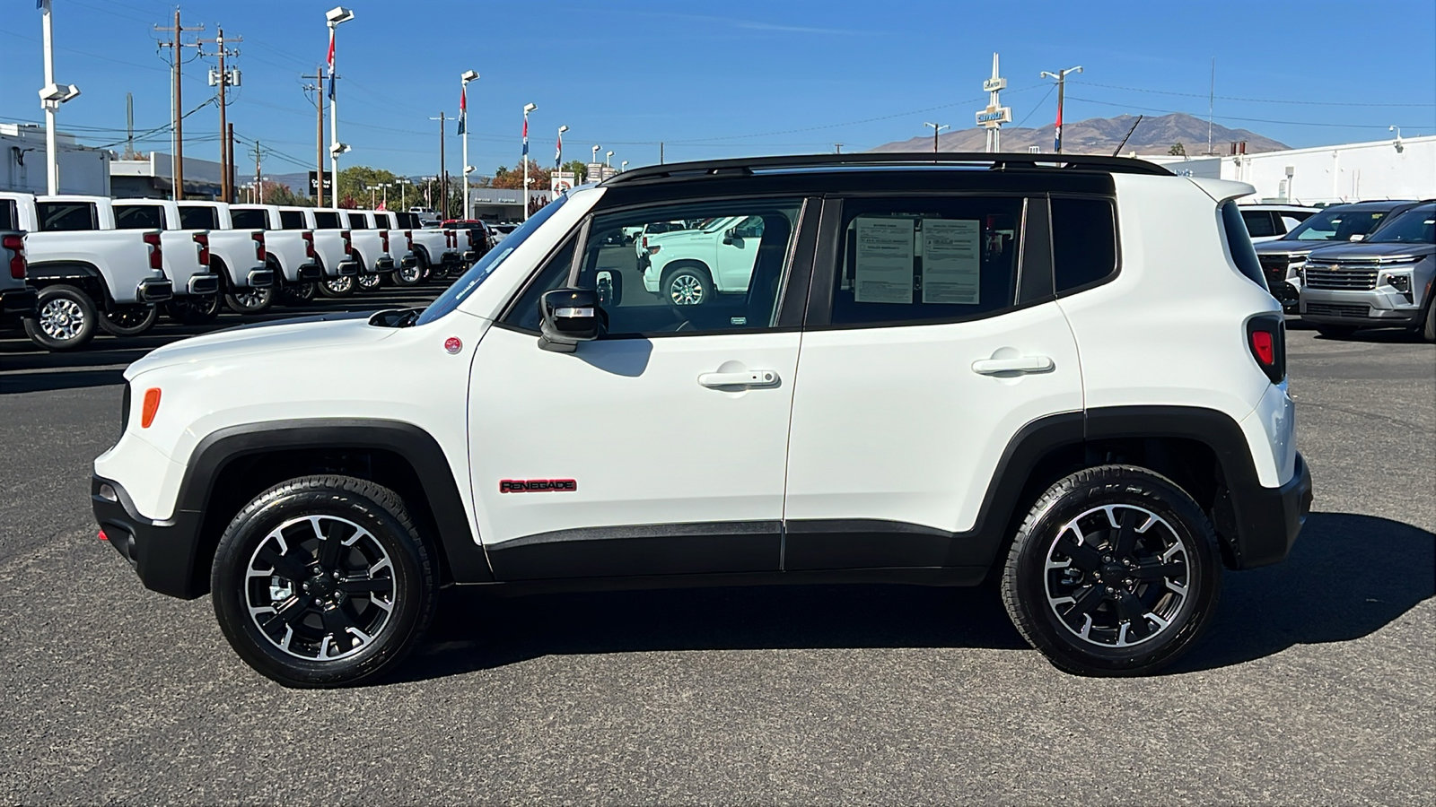 Used 2023 Jeep Renegade Trailhawk image 8