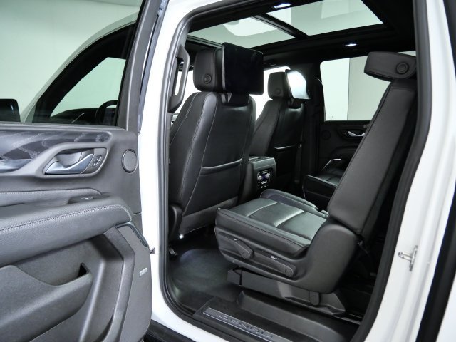 Used 2023 GMC Yukon XL Denali AWD/4WD image 12