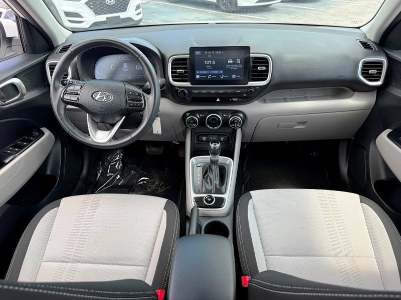 Used 2023 Hyundai Venue SEL FWD image 19